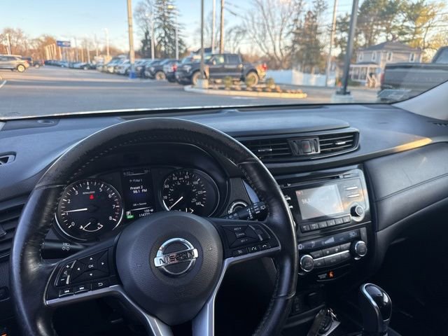 Used 2017 Nissan Rogue SV FWD image 19