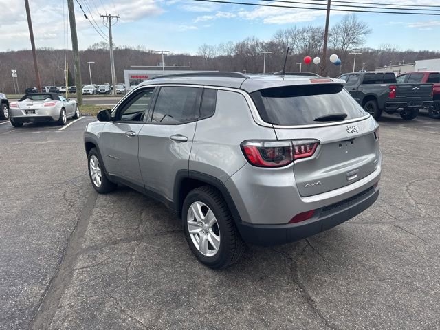 Used 2022 Jeep Compass Latitude w/ Convenience Group AWD/4WD image 5