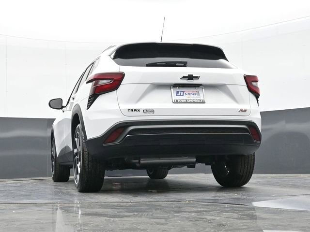 New 2026 Chevrolet Trax RS w/ Sunroof Package image 43