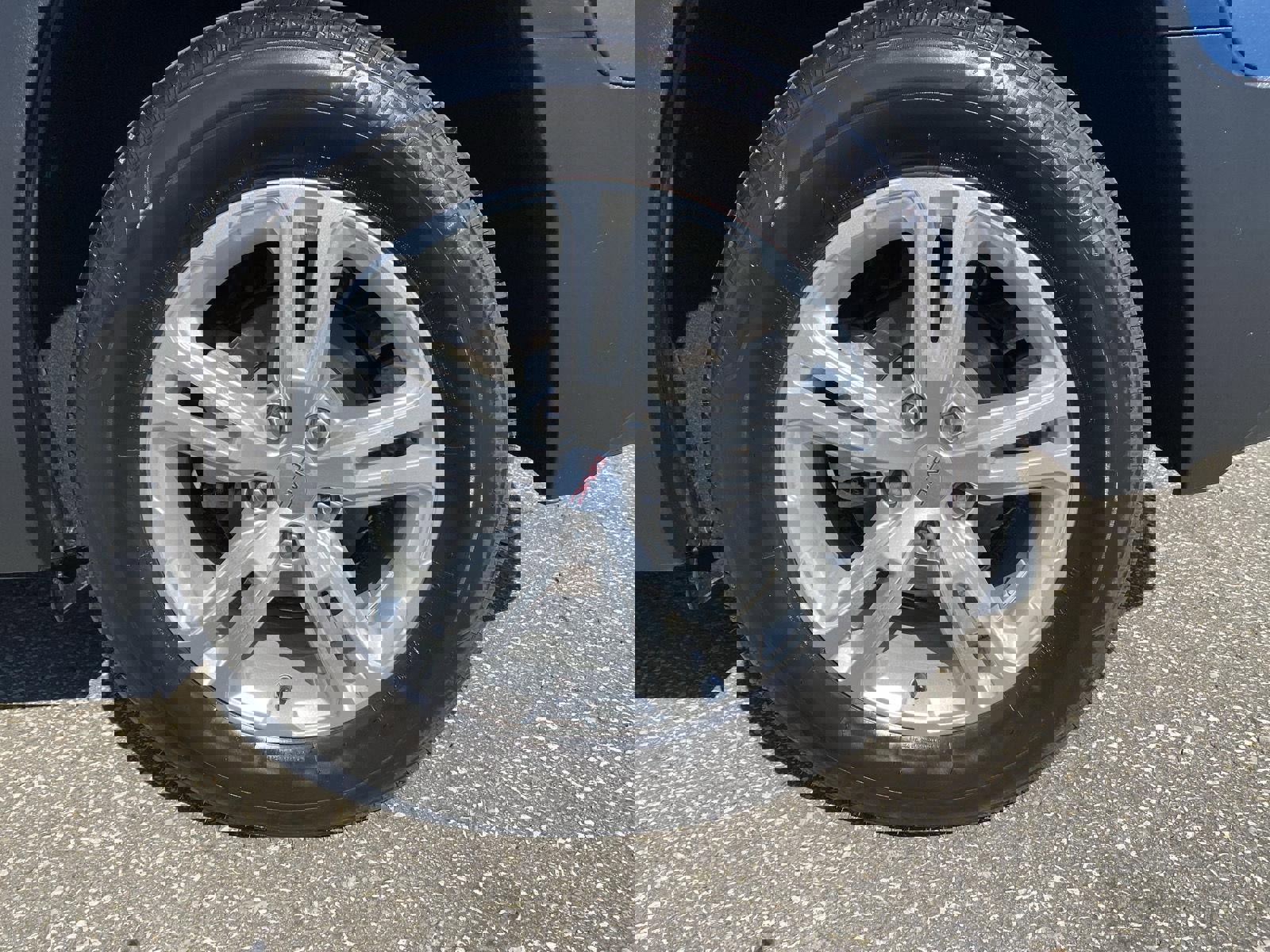 Used 2024 GMC Terrain SLE w/ Driver Convenience Package image 19