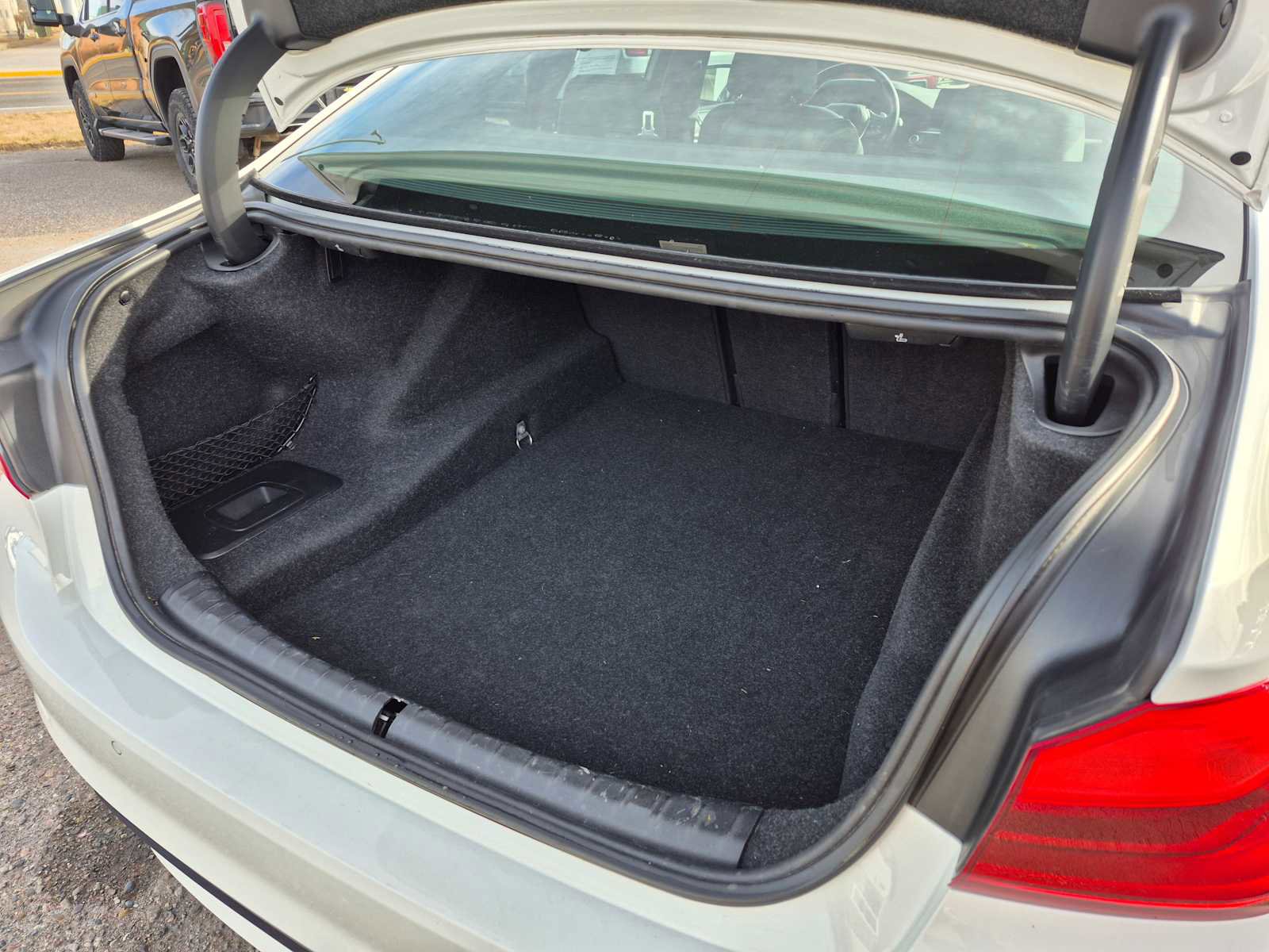 Used 2020 BMW 530i xDrive w/ Convenience Package image 9