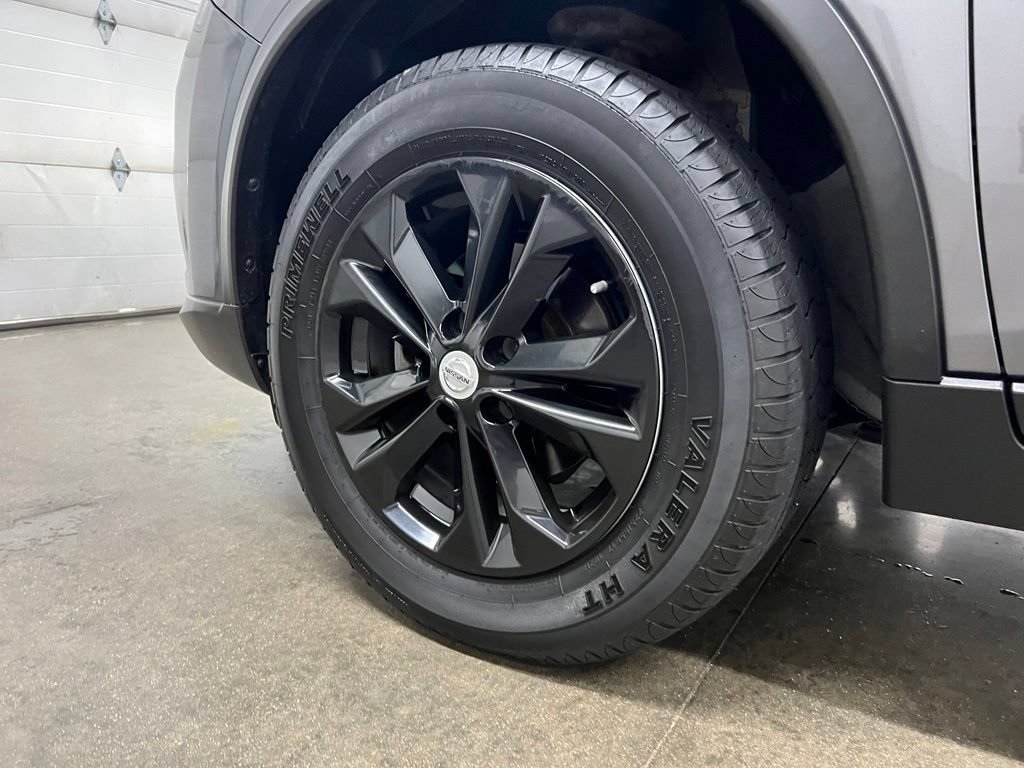 Used 2016 Nissan Rogue SV AWD/4WD image 11