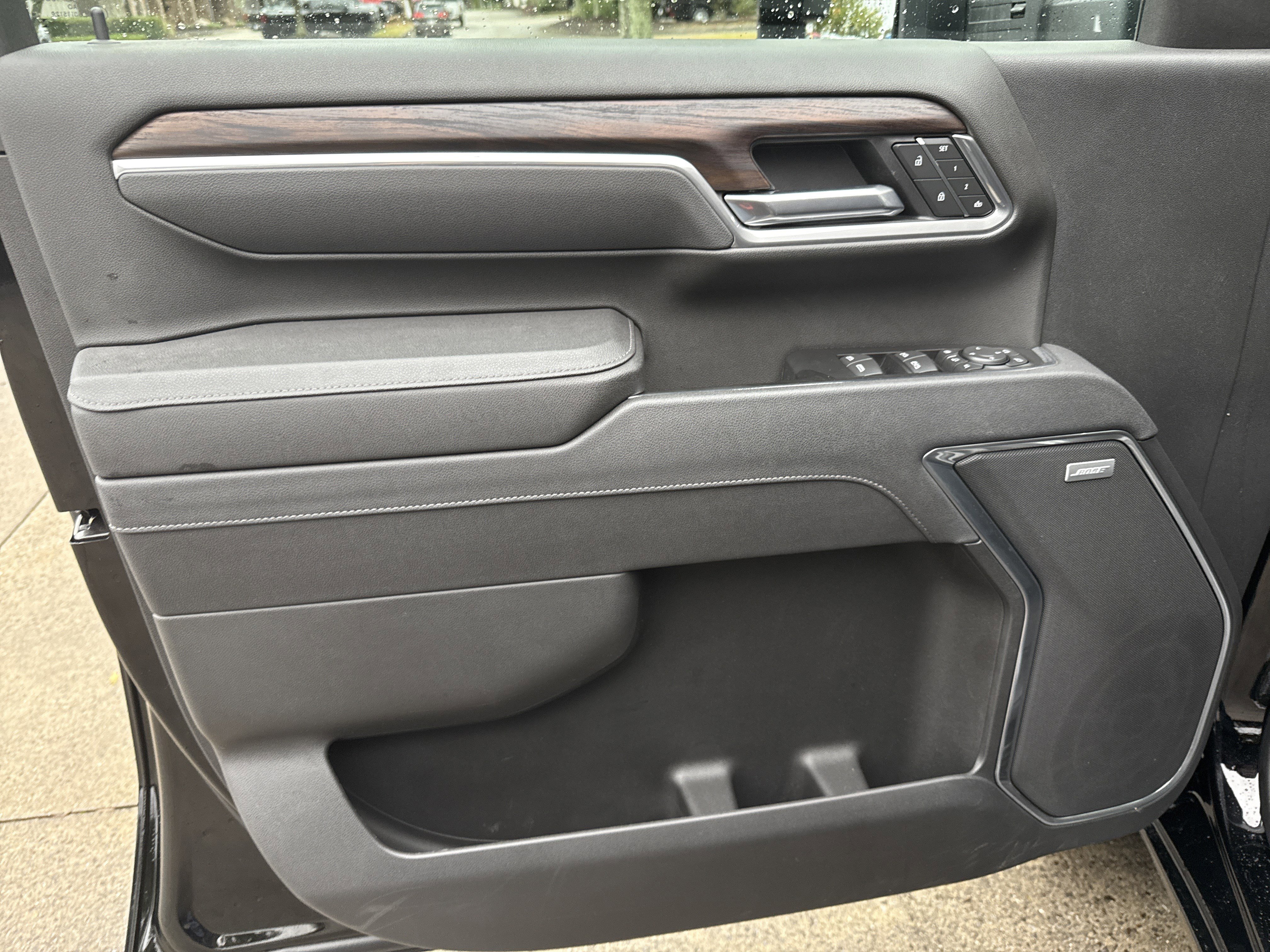 Used 2025 GMC Sierra 2500 SLT image 10