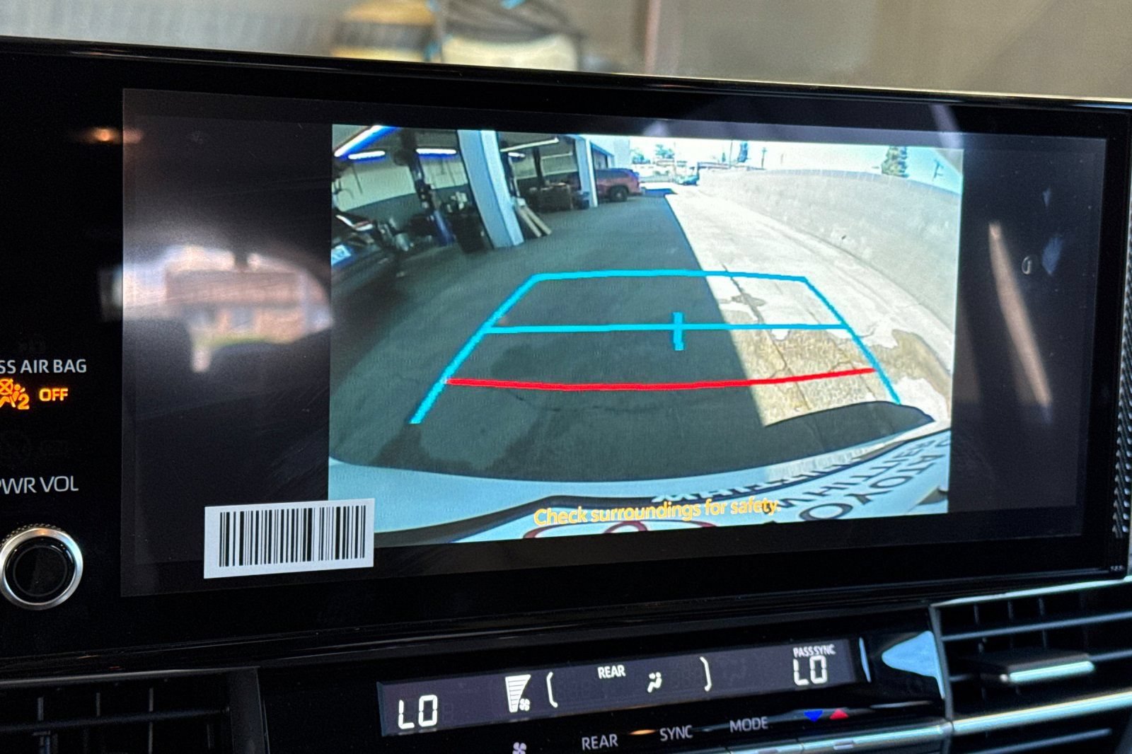 Used 2026 Toyota Sienna XLE FWD image 26