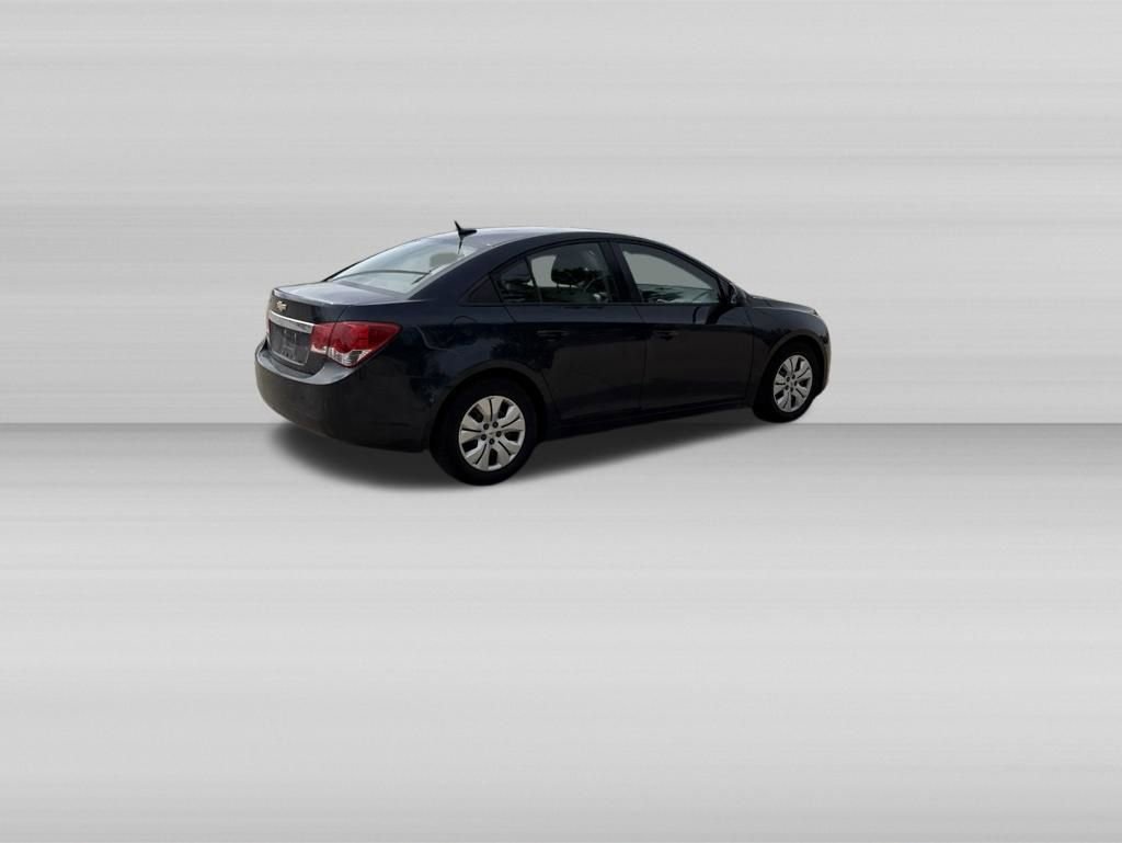 Used 2014 Chevrolet Cruze LS FWD image 5