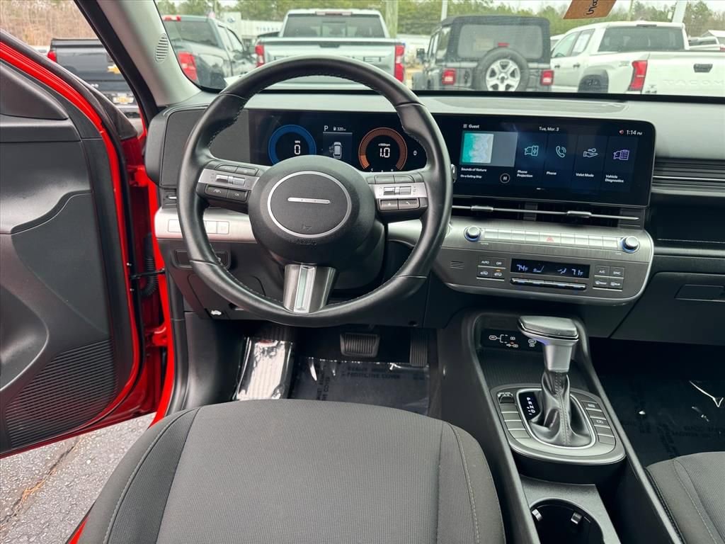 Used 2025 Hyundai Kona SEL image 12
