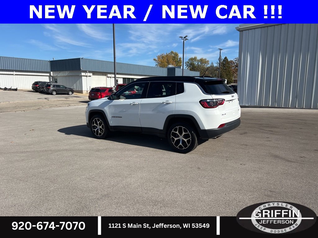 Used 2024 Jeep Compass Limited image 11
