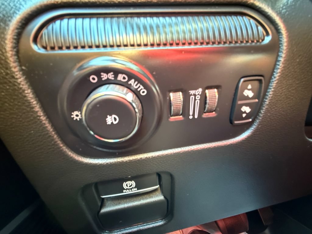 Used 2024 Jeep Wagoneer Series II AWD/4WD image 19