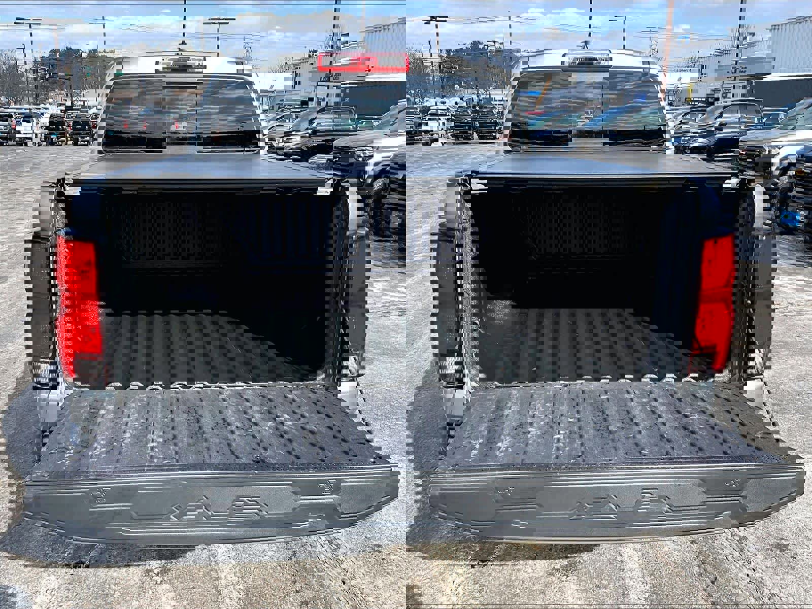 Used 2024 Chevrolet Colorado Z71 image 32