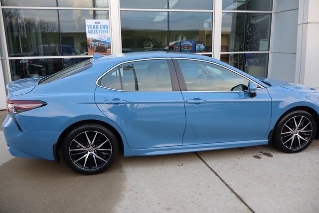 Used 2024 Toyota Camry SE image 9