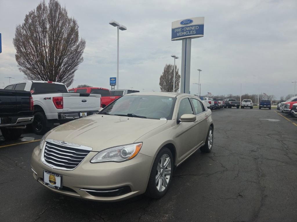 Used 2013 Chrysler 200 Touring image 1