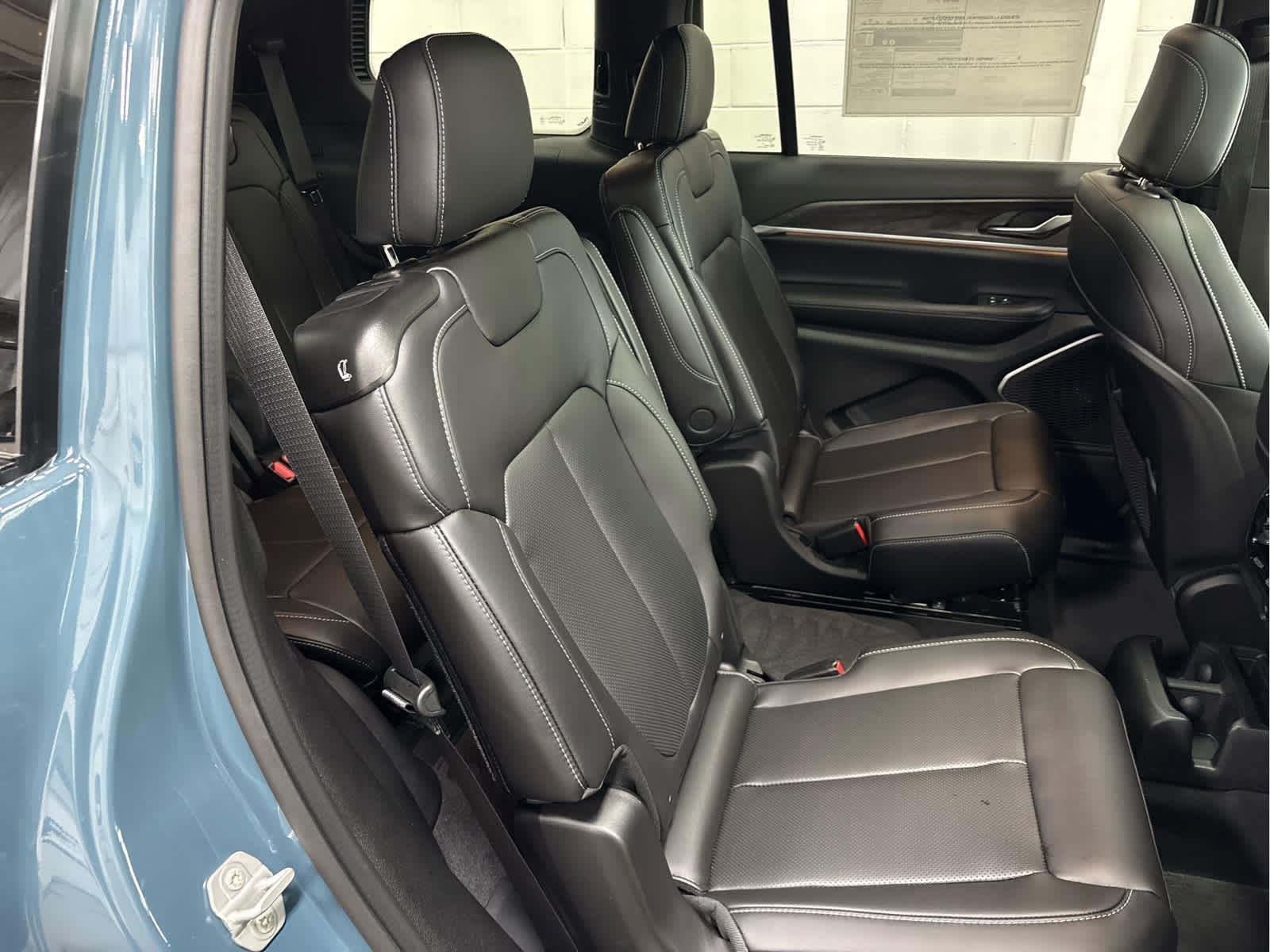 New 2026 Jeep Grand Cherokee L Limited w/ Luxury Tech Group II image 22