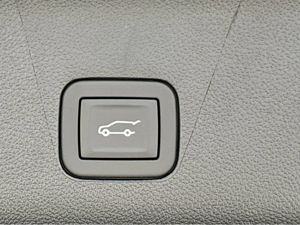 New 2026 Chevrolet Suburban Premier w/ Sun And Tow Package RWD image 24