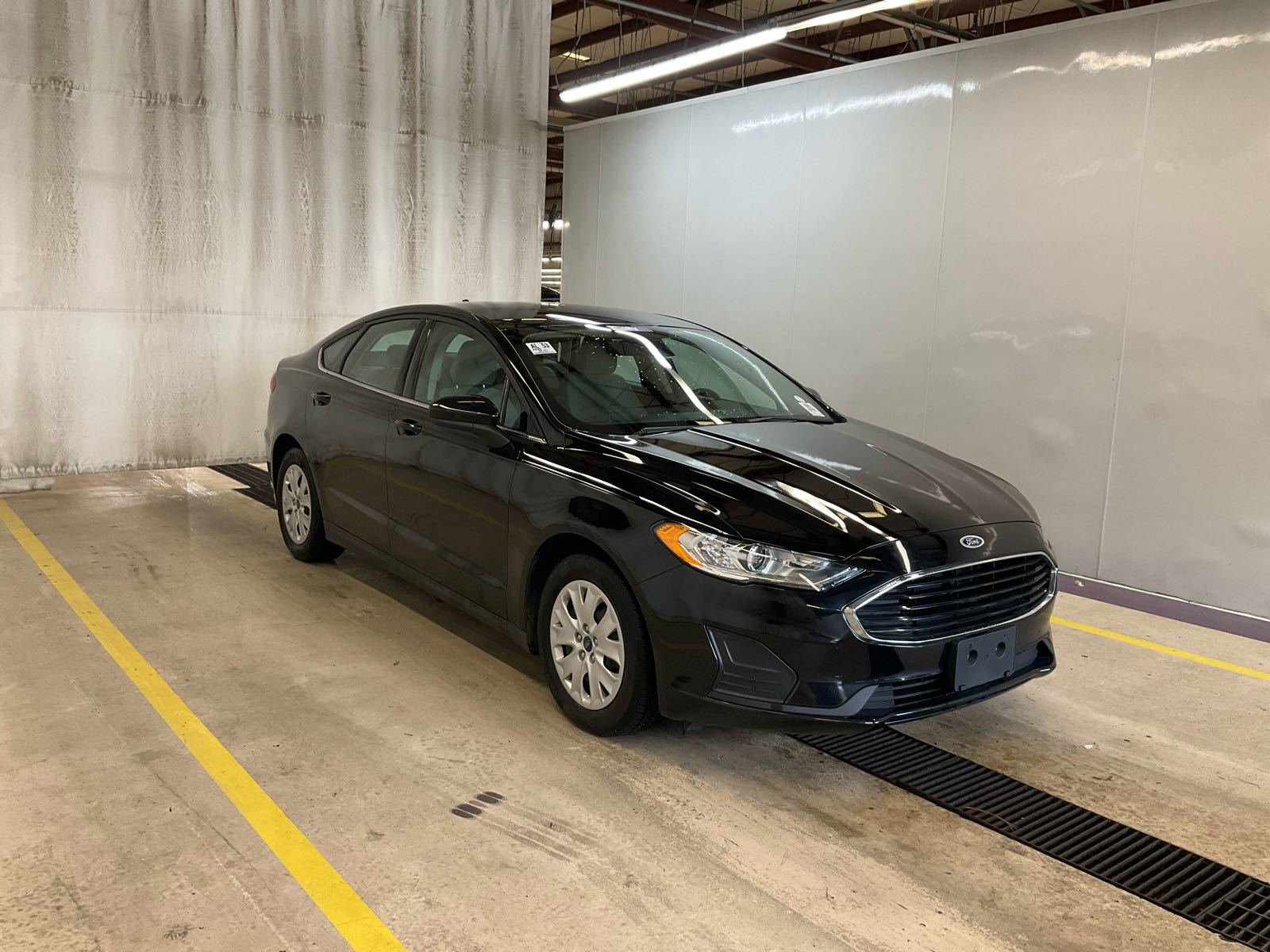 Used 2020 Ford Fusion S image 2