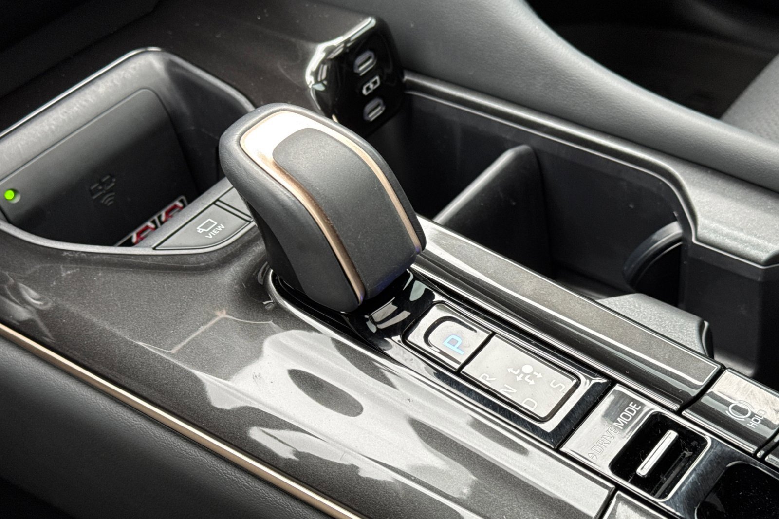 Used 2025 Toyota Crown Signia Limited image 21