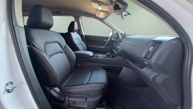 New 2026 Nissan Pathfinder SL AWD/4WD image 18