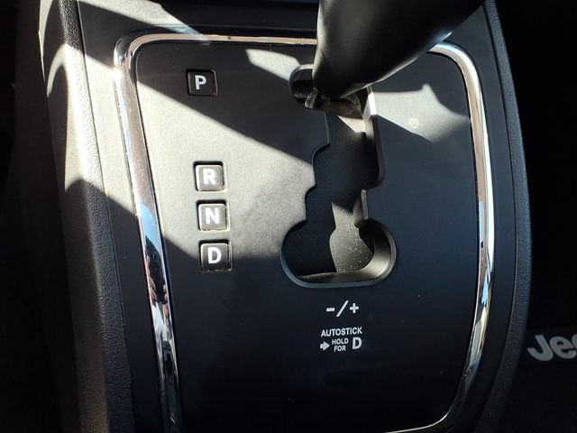 Used 2017 Jeep Patriot 4WD image 18