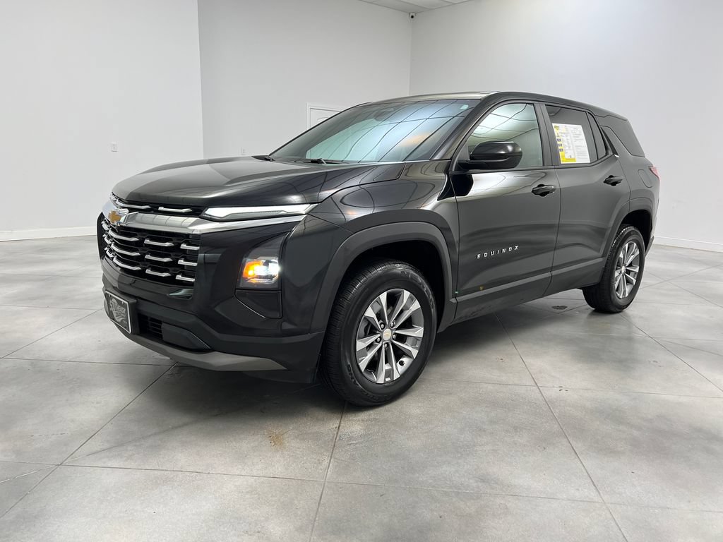Used 2025 Chevrolet Equinox LT AWD/4WD image 4