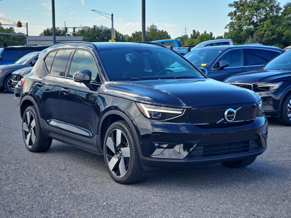 Used 2023 Volvo XC40 Recharge Ultimate w/ Protection Package Premier AWD/4WD image 1
