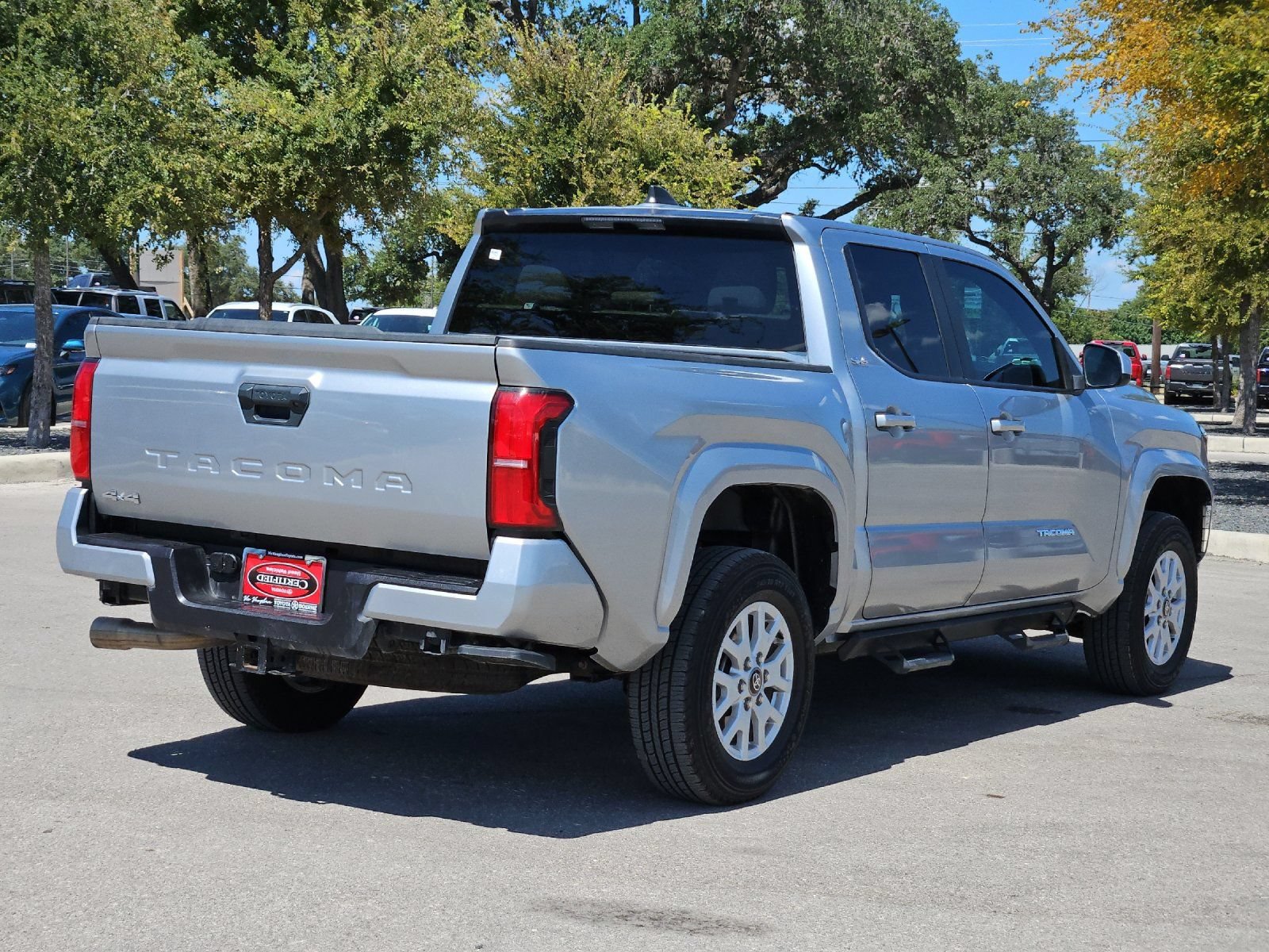 Certified 2025 Toyota Tacoma SR5 AWD/4WD image 5
