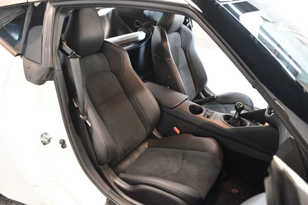Used 2024 Nissan Z Performance w/ Floor Mat Package RWD image 29