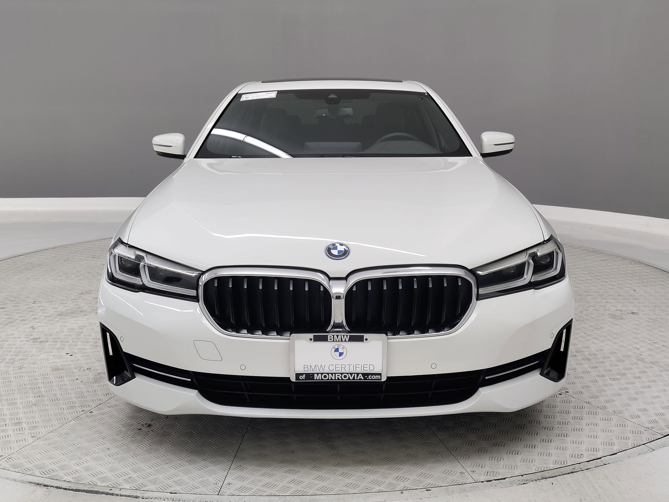 Certified 2023 BMW 530e image 2