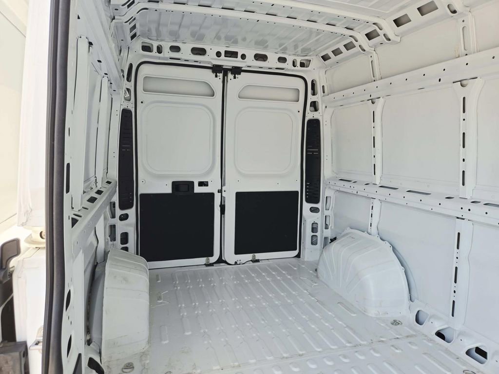 Used 2026 RAM ProMaster 2500 w/ Convenience Group FWD image 14