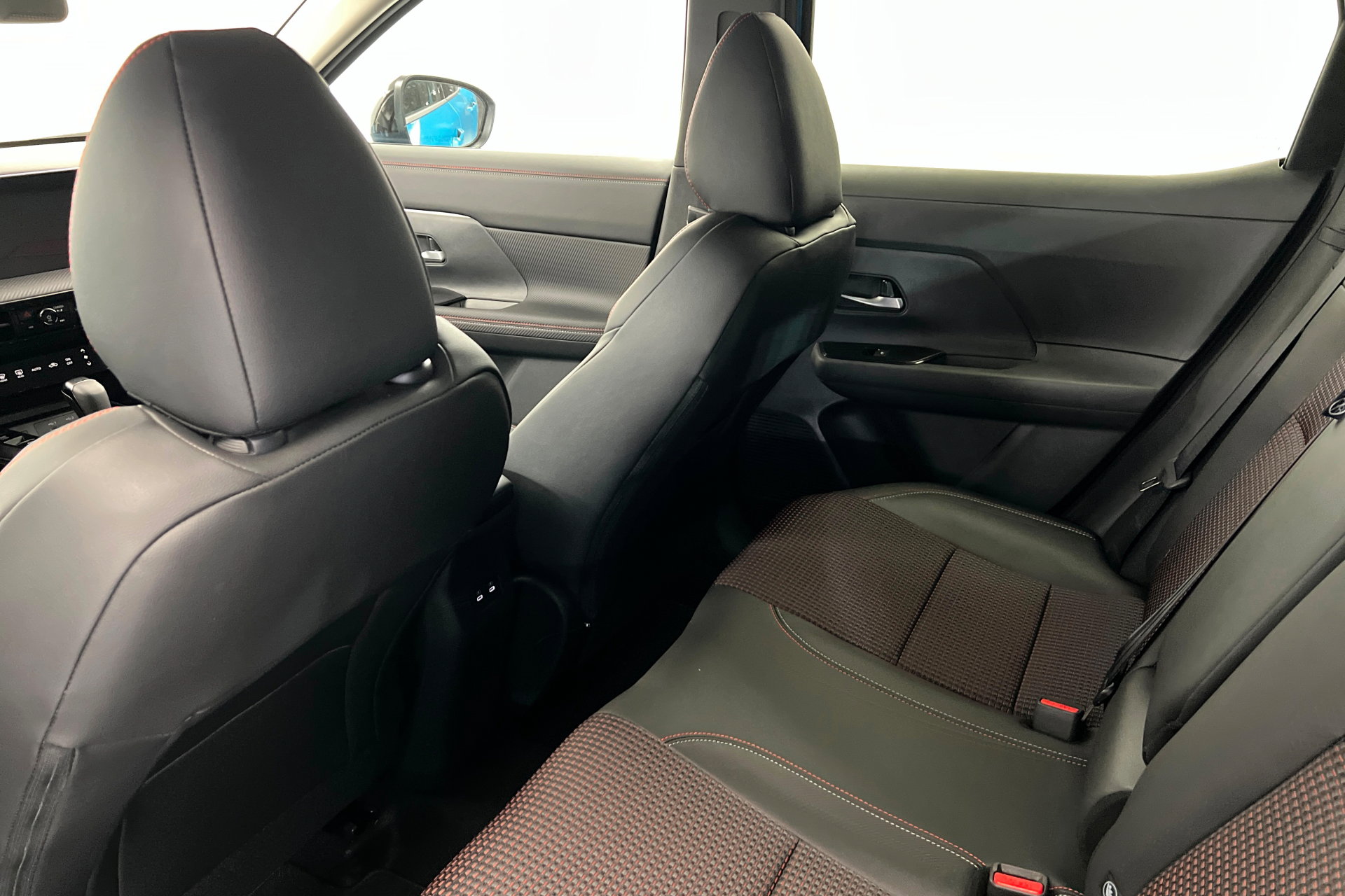 New 2026 Nissan Kicks SR w/ Cold Weather Package AWD/4WD image 19