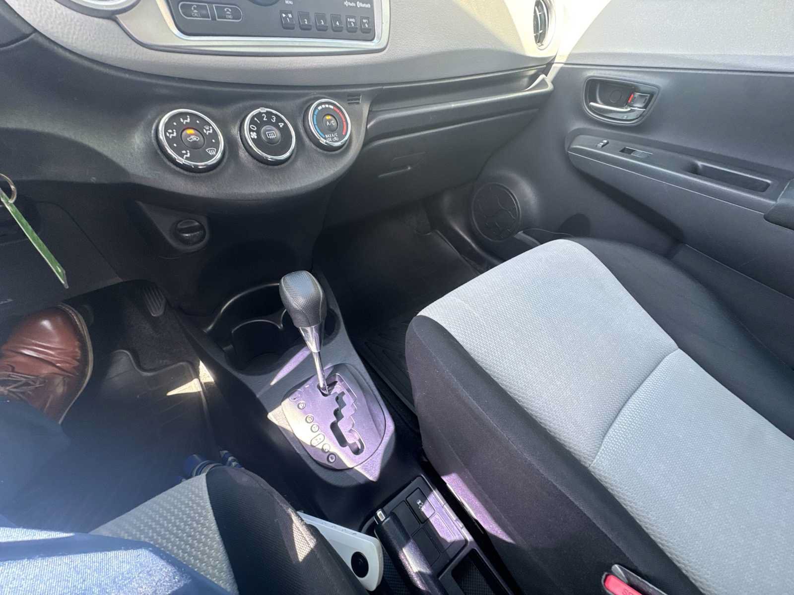 Used 2013 Toyota Yaris L FWD image 18