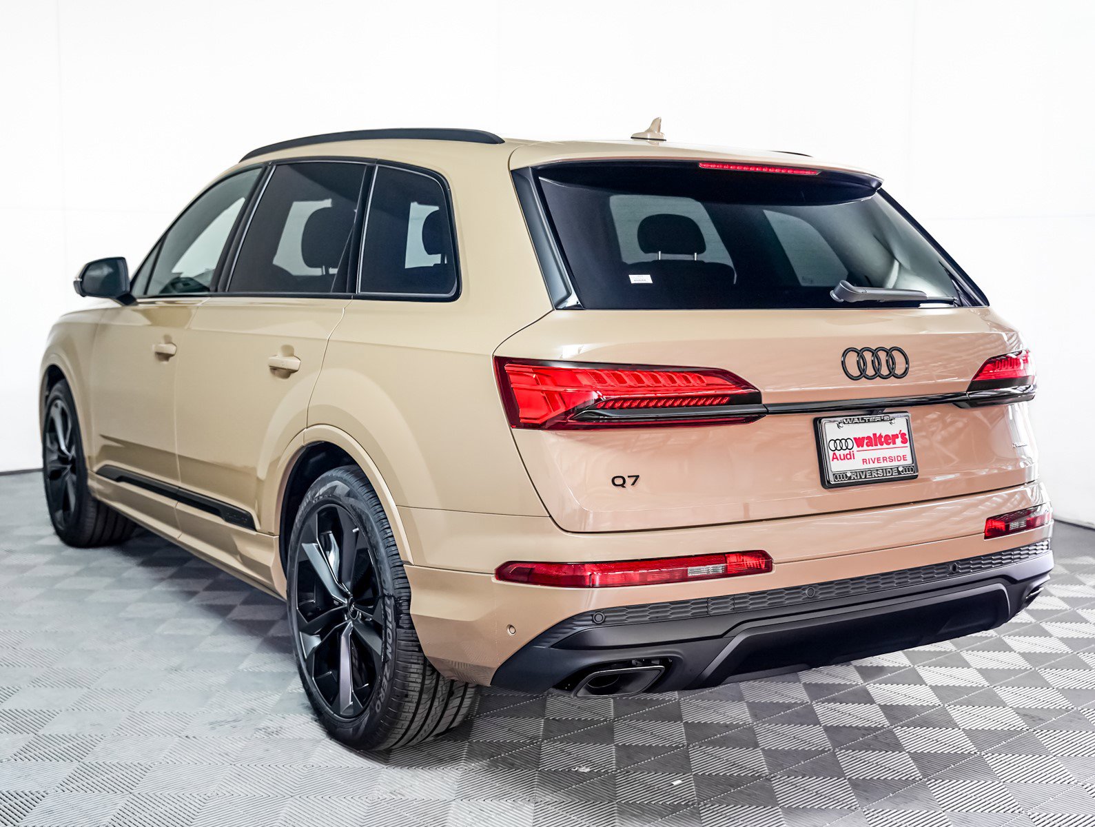 New 2025 Audi Q7 3.0T Prestige image 2