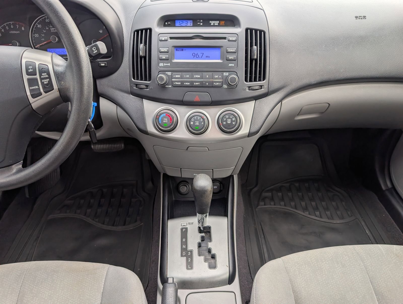Used 2010 Hyundai Elantra GLS FWD image 7