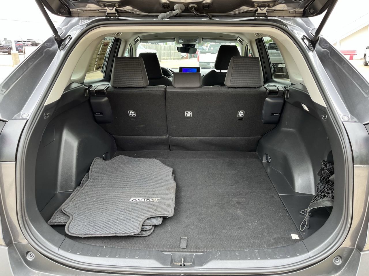 Used 2024 Toyota RAV4 LE FWD image 28