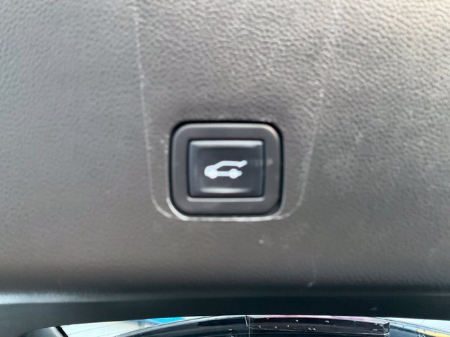 Used 2023 Chevrolet Traverse LT AWD/4WD image 35