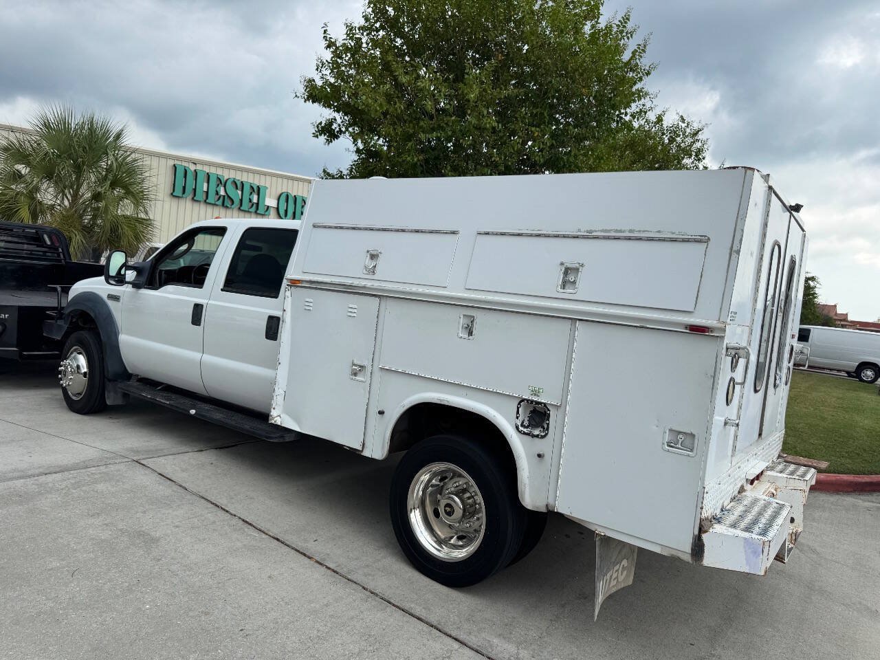 Used 2006 Ford F550 4x4 Crew Cab Super Duty image 17