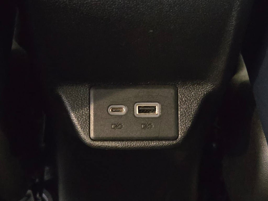 Certified 2023 Chevrolet Bolt EUV LT w/ Convenience Package FWD image 17