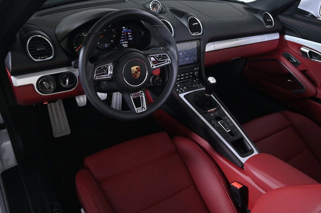 Certified 2025 Porsche 718 Boxster GTS image 4