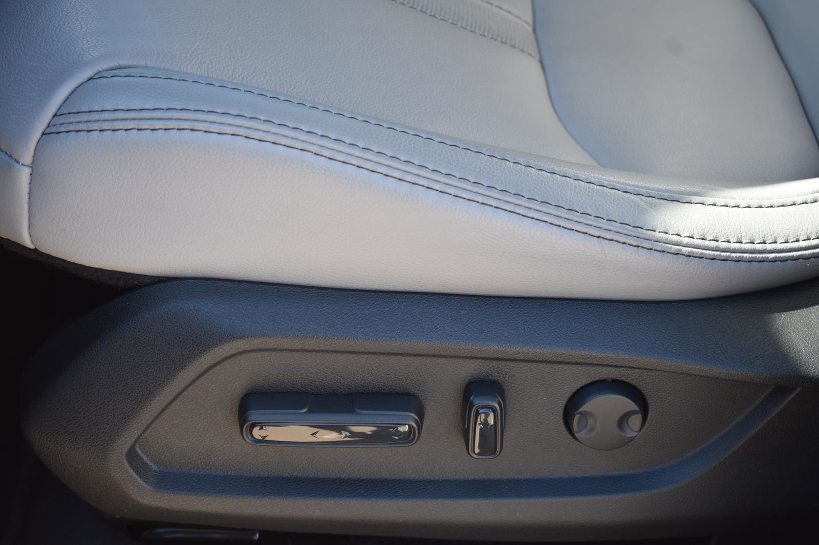 Used 2025 Honda Pilot Touring image 26