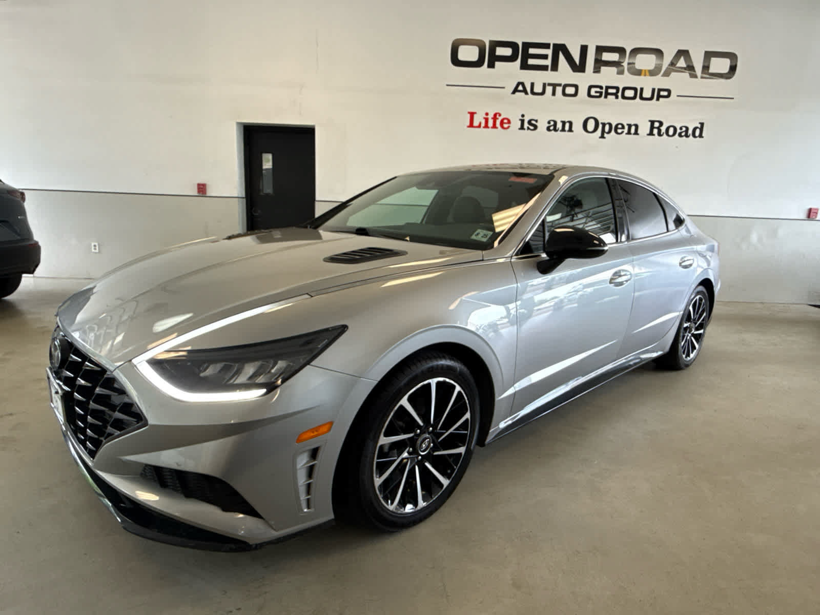 Used 2020 Hyundai Sonata SEL Plus FWD image 2