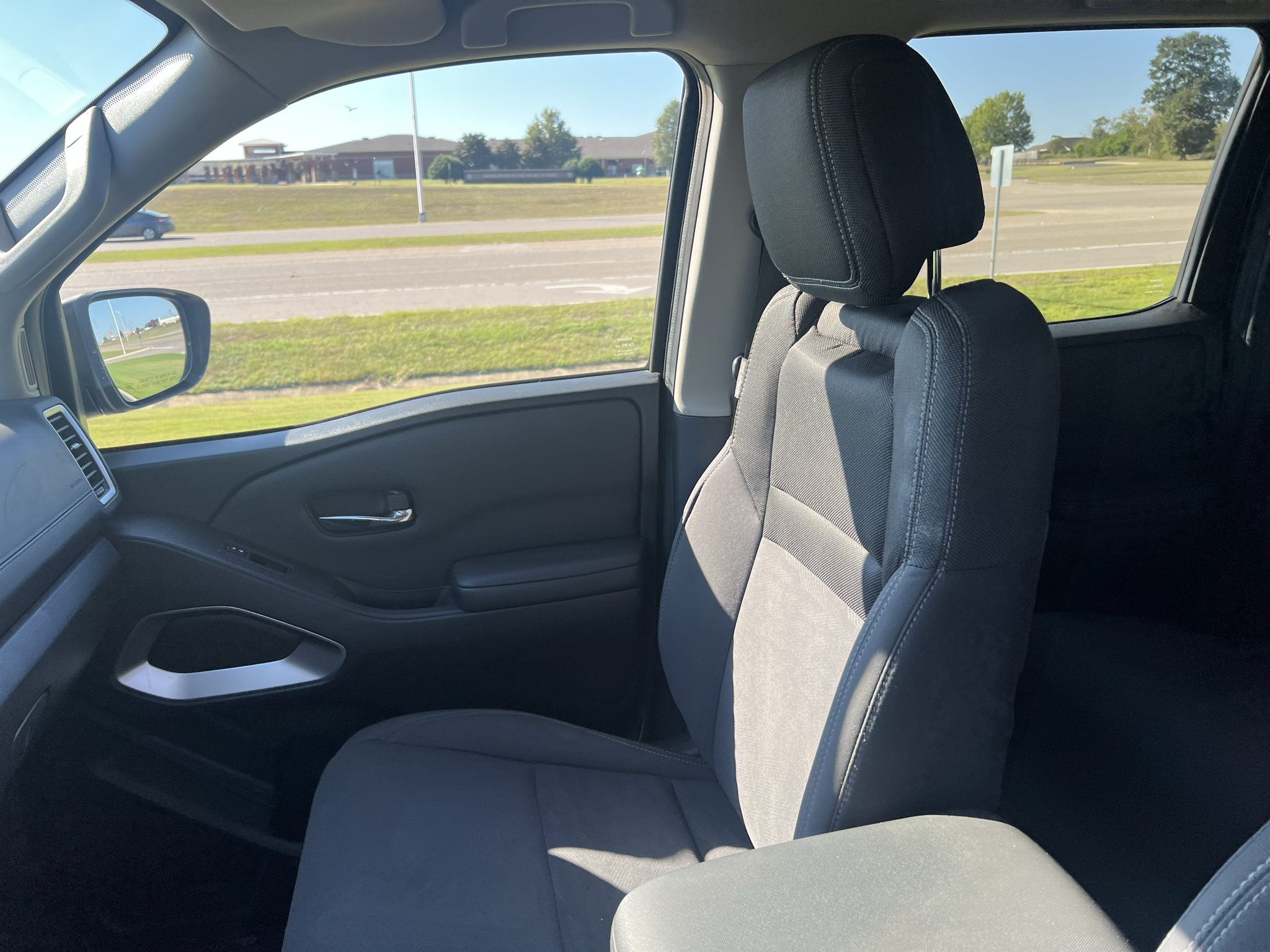 Used 2022 Nissan Frontier SV AWD/4WD image 19