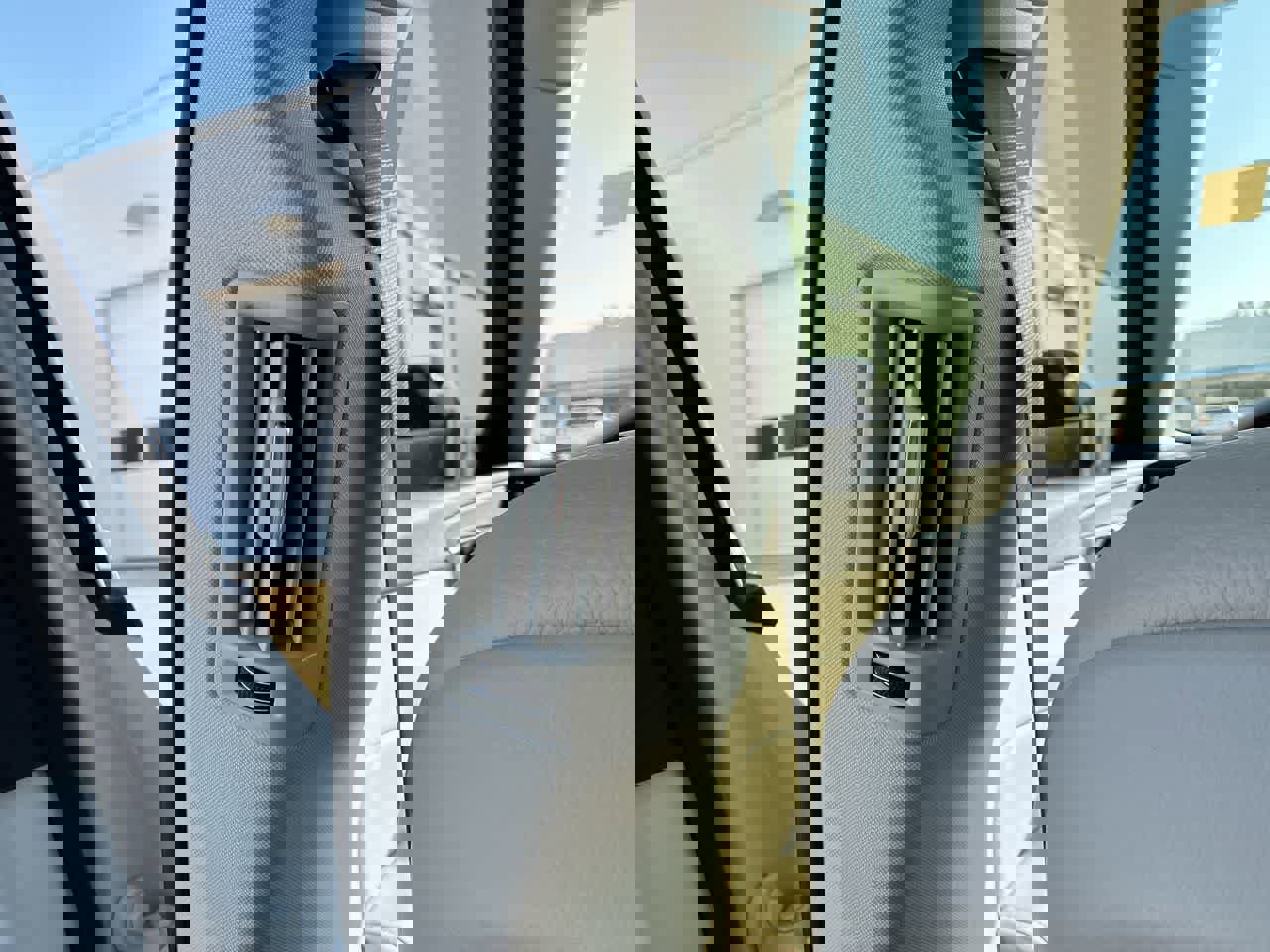 Used 2021 Volvo XC60 T5 Momentum image 22