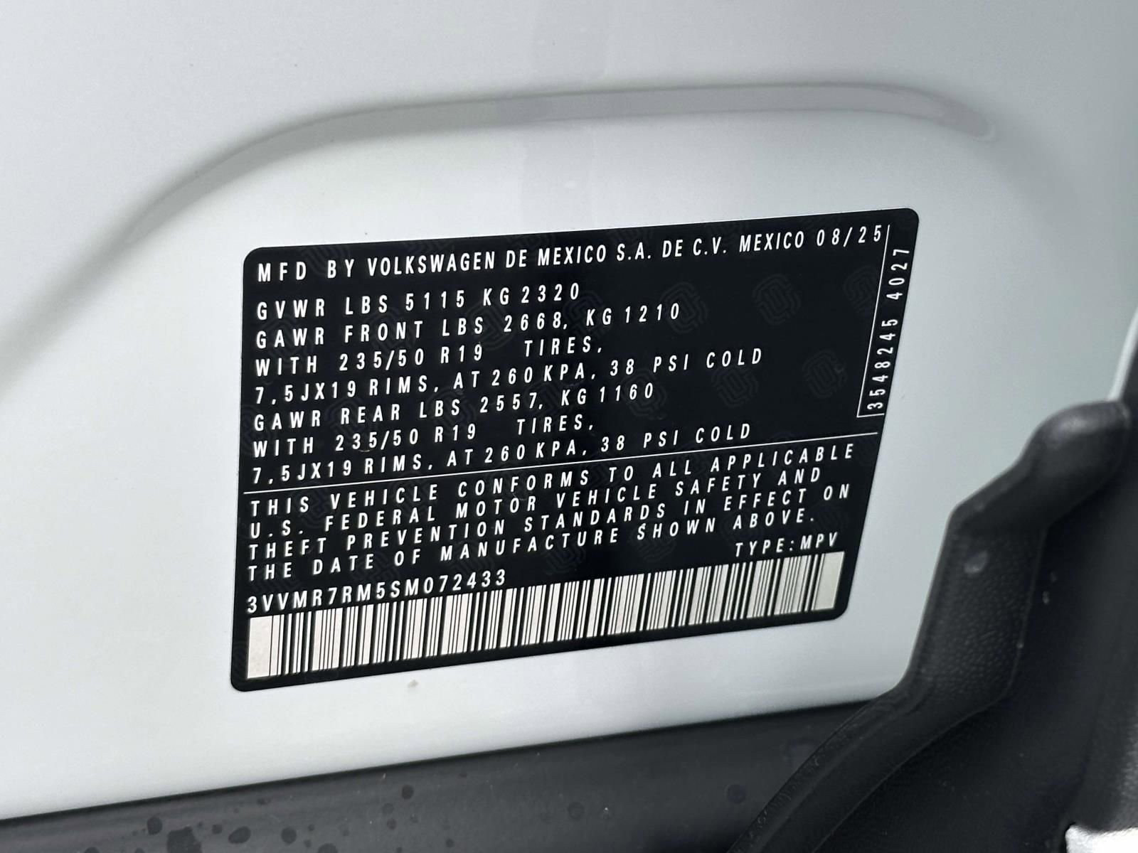 New 2025 Volkswagen Tiguan SE image 16