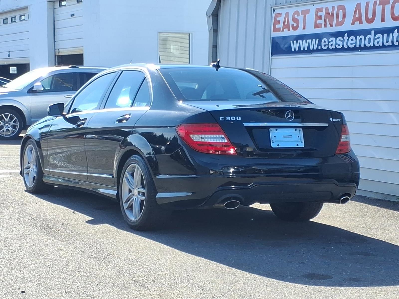 Used 2012 Mercedes-Benz C 300 4MATIC Sedan image 3