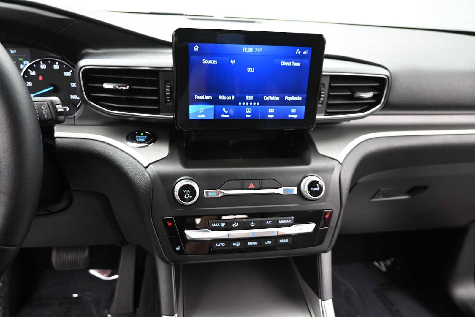 Used 2020 Ford Explorer XLT w/ Equipment Group 202A AWD/4WD image 20