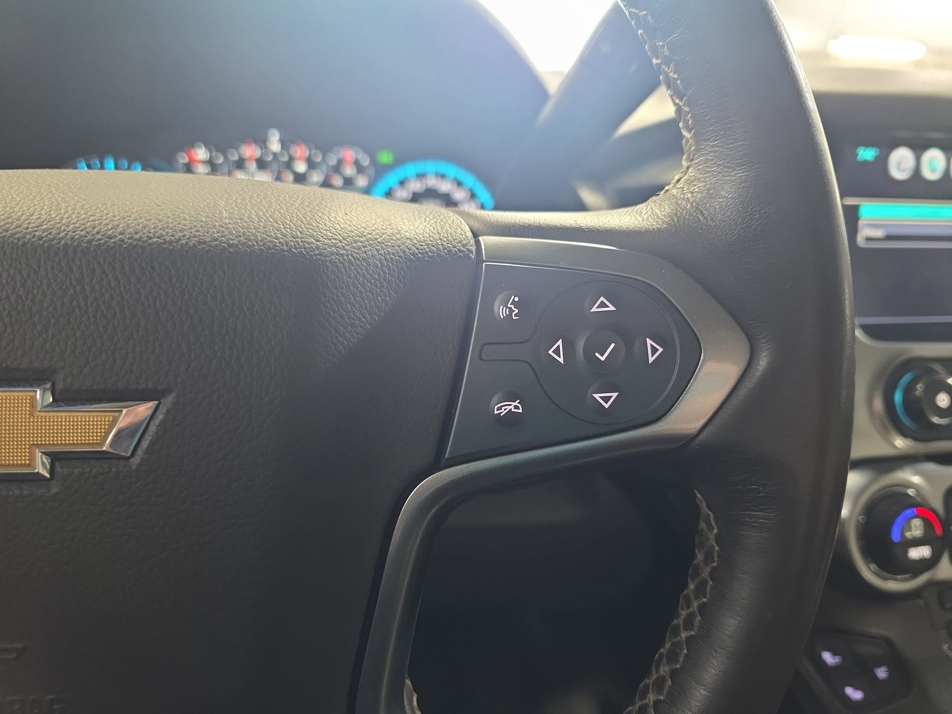 Used 2016 Chevrolet Tahoe LTZ AWD/4WD image 18