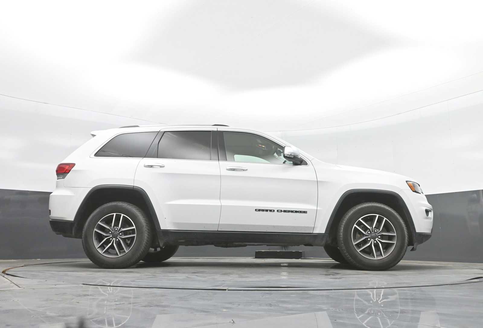 Used 2021 Jeep Grand Cherokee Limited w/ Luxury Group II AWD/4WD image 28