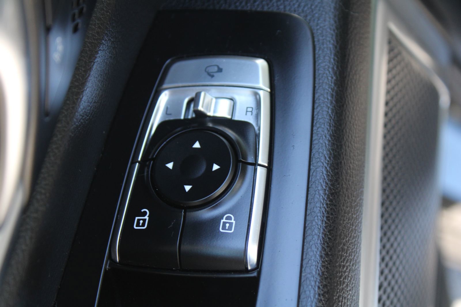 Used 2021 Kia Telluride SX w/ SX Prestige Package AWD/4WD image 23