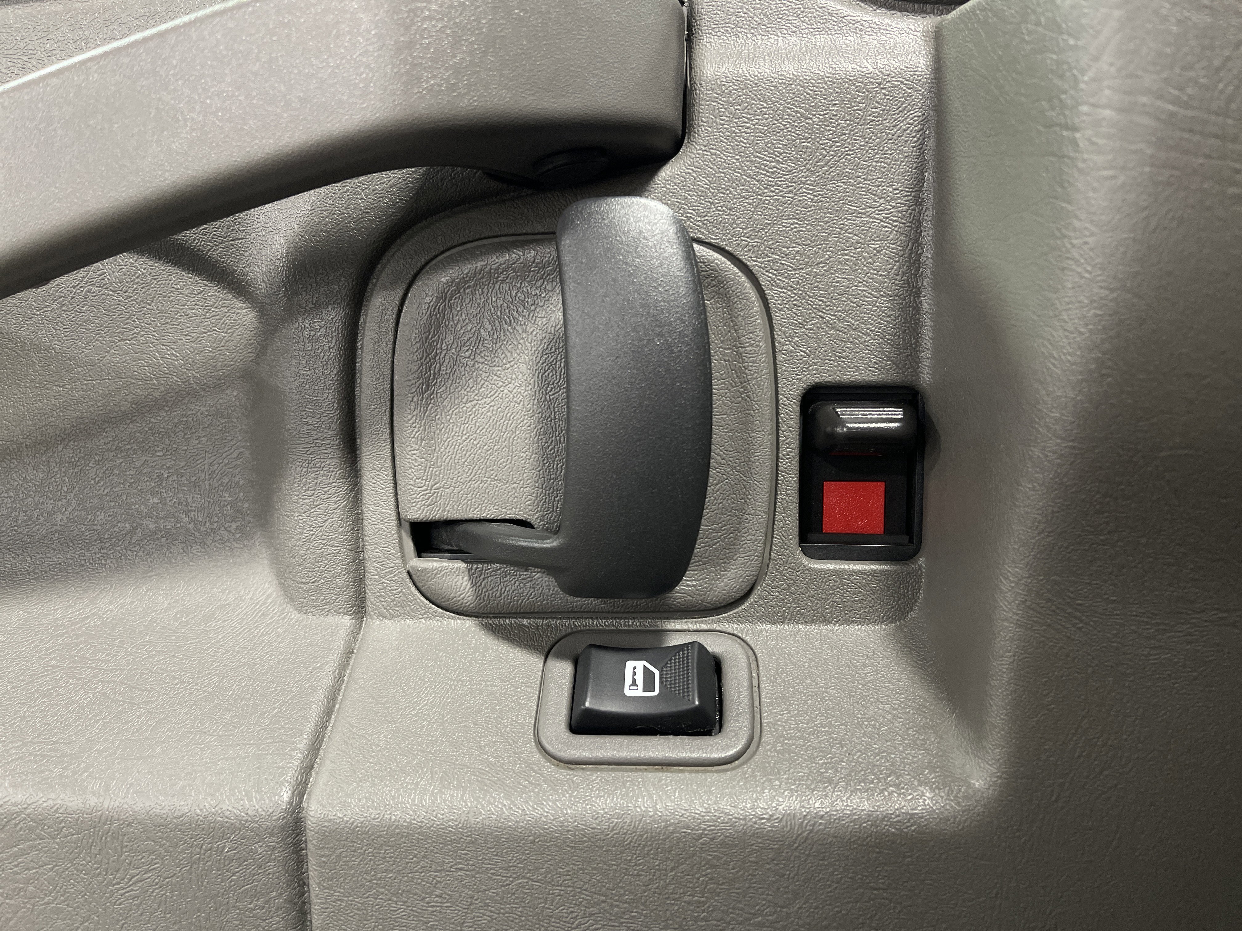 Used 2024 GMC Savana 2500 w/ Driver Convenience Package image 7