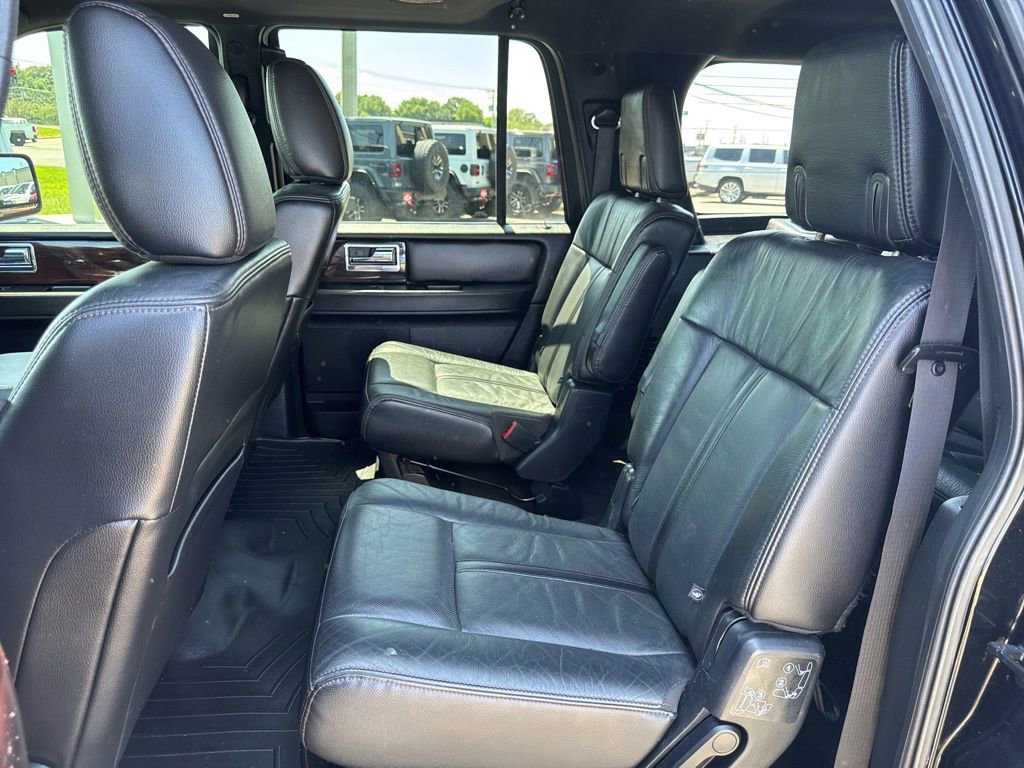 Used 2017 Lincoln Navigator L Reserve image 28