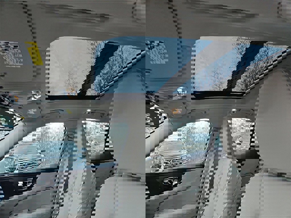 Used 2020 Volvo S60 T6 Momentum w/ Protection Package Premier image 15