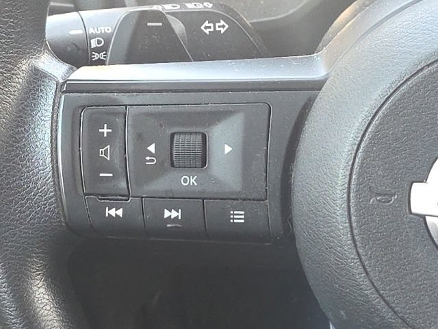 Used 2023 Nissan Rogue S AWD/4WD image 31